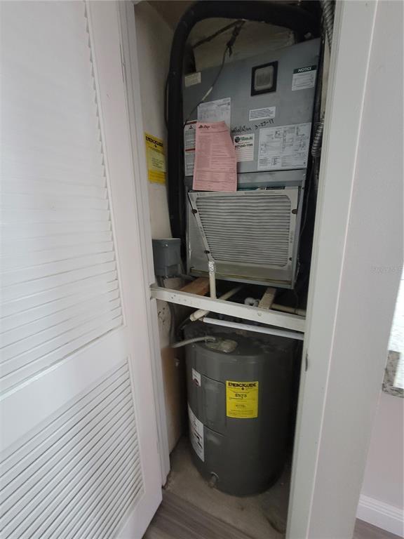 Building Photo - 1160 Calle Del Norte