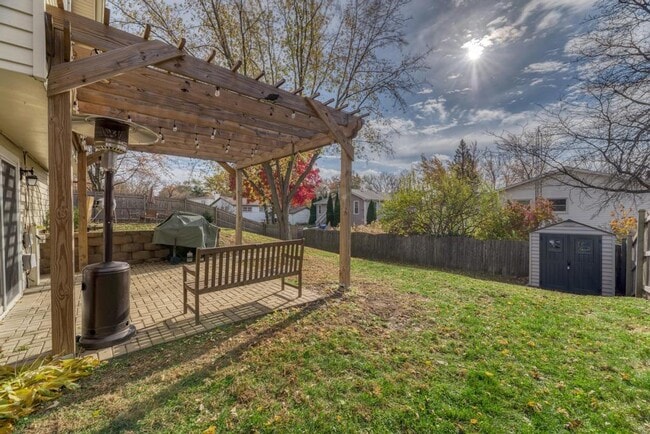 Building Photo - 585 Cambridge Way