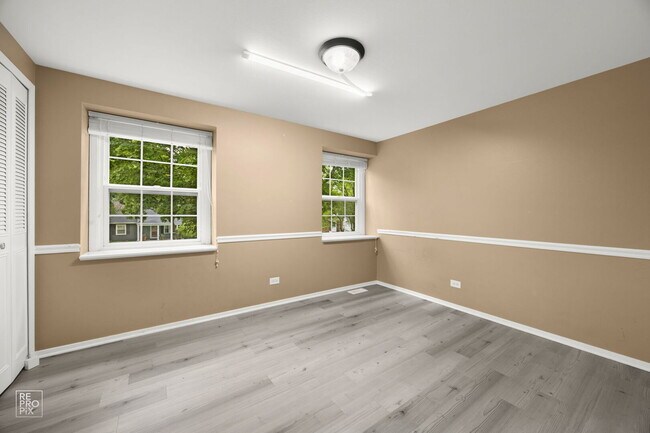 Building Photo - 120 Tamworth Pl