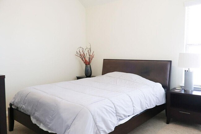 Building Photo - 13413 Larrys Ln