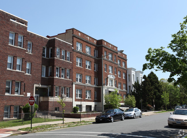 Building Photo - The Lexington Apartments