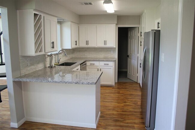 Building Photo - 10031 Haddington Dr