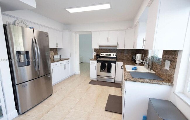 Building Photo - 14392 SW 95th Terrace
