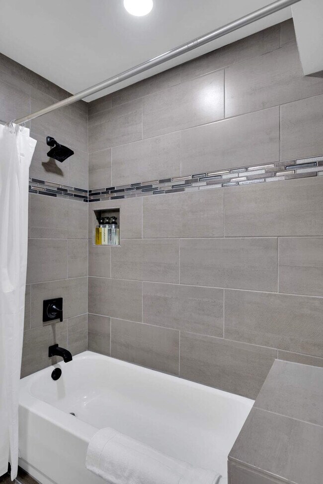 Building Photo - 6240 E River Rd