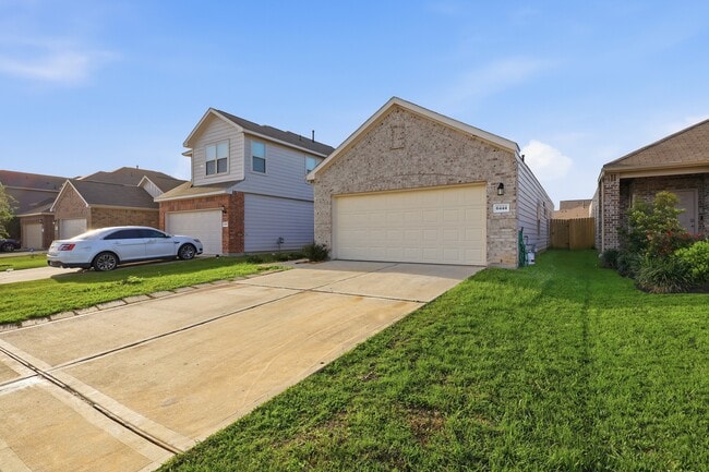 Building Photo - 6444 Wenlock Dr