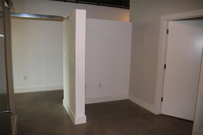 Building Photo - 2205 N Lamar Blvd