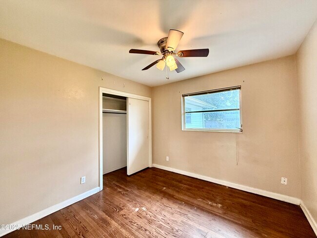 Building Photo - 845 Acapulco Rd