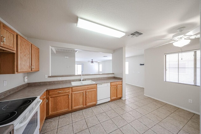 Building Photo - 16034 W Winchcomb Dr