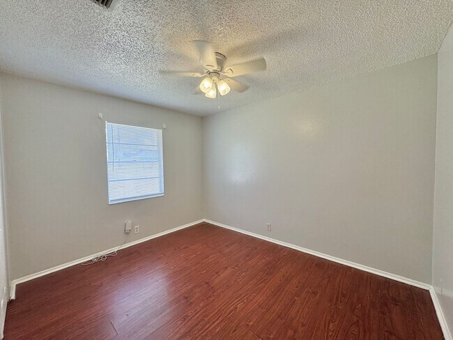 Building Photo - 5665 Struthers Ct