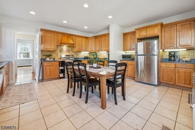 Building Photo - 258 Ridgewood Ave