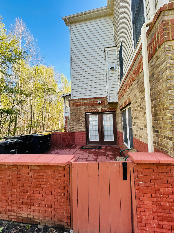 Building Photo - 15506 Symondsbury Way