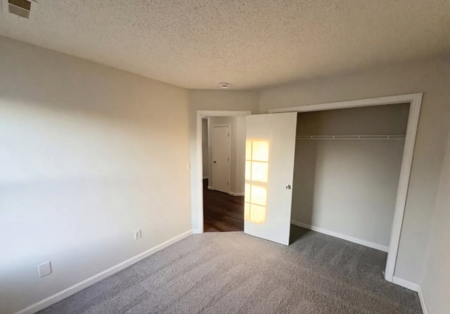 Building Photo - 6654 Hazelhatch Dr