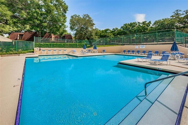 Building Photo - 2636 10th Ct