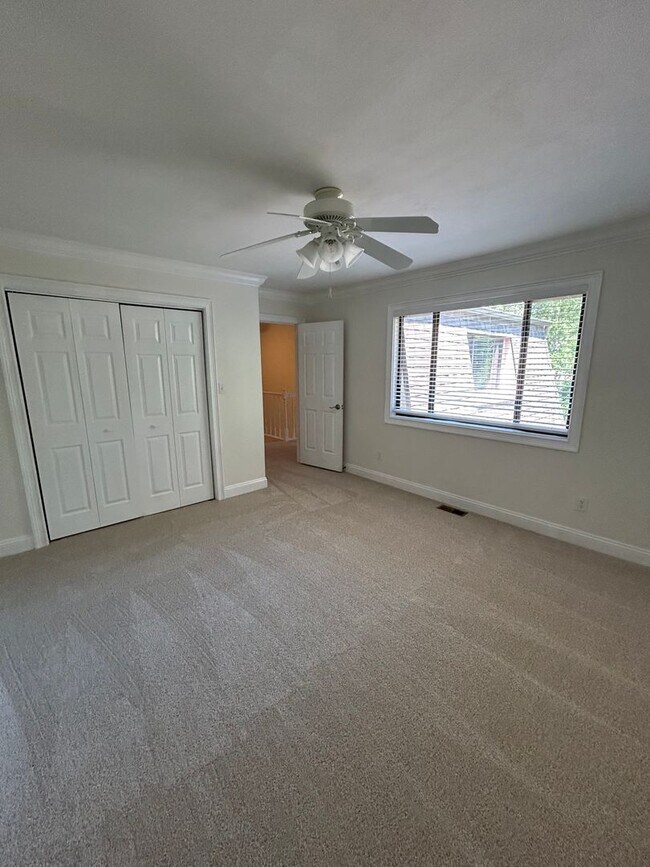 Building Photo - 3219 Thomasville Rd