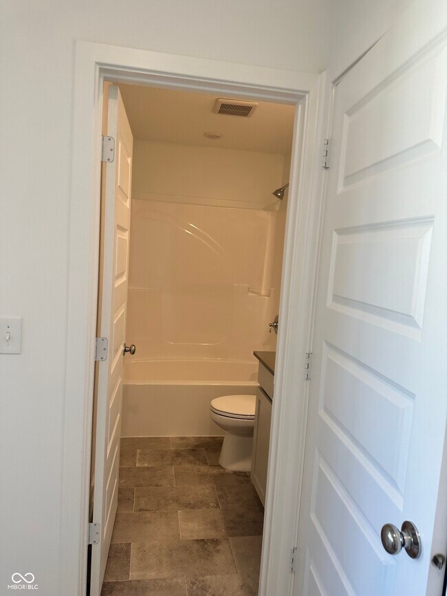 Building Photo - 8560 Tripp Rd