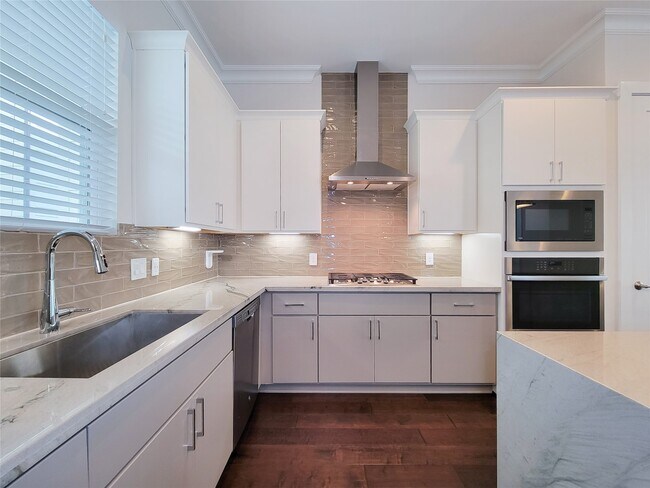 Building Photo - 845 Fisher St