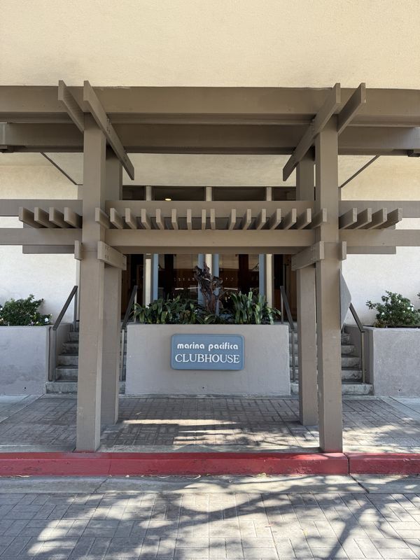 Building Photo - 9125 Marina Pacifica Dr N