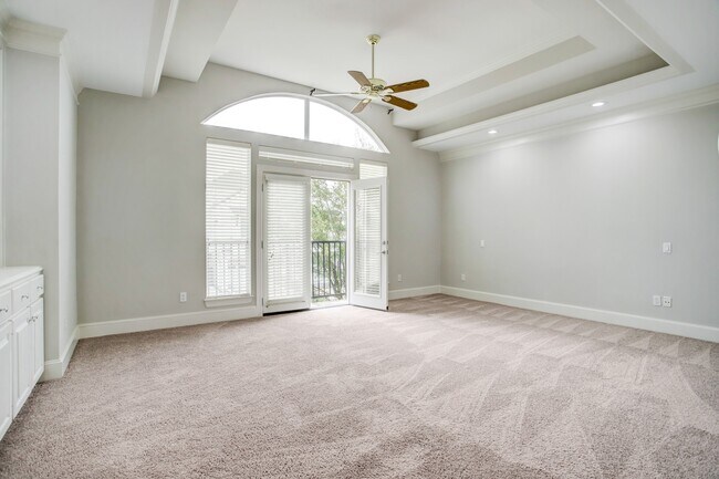 Building Photo - 1809 W Clay St