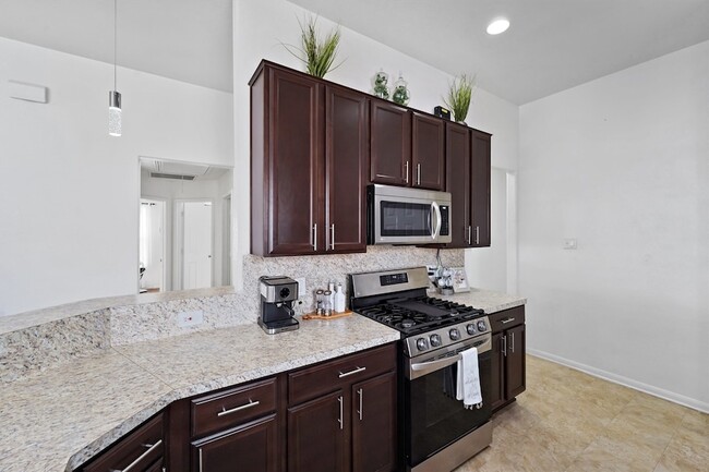 Building Photo - 18523 Windy Stone Dr