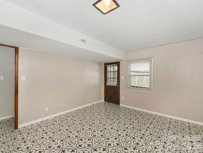 Building Photo - 5208 Furman Pl