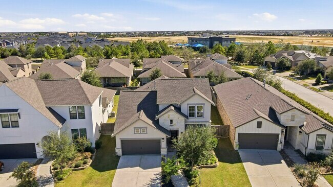 Building Photo - 15822 Pilot Knob Dr