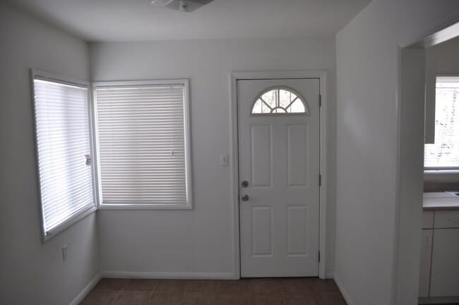 Building Photo - Affordable 2BR/1BA Detached Single Family ...