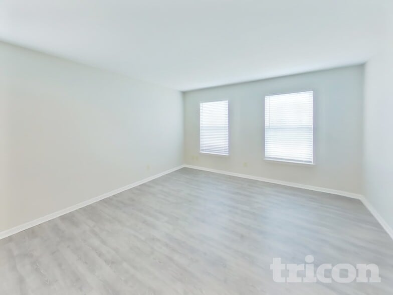 Building Photo - 10152 Golden Dr