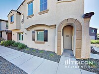 Building Photo - 12572 W Hummingbird Terrace