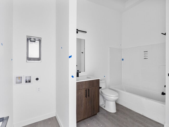 Building Photo - Modern New Construction - Minutes from Downtown PDX & OHSU