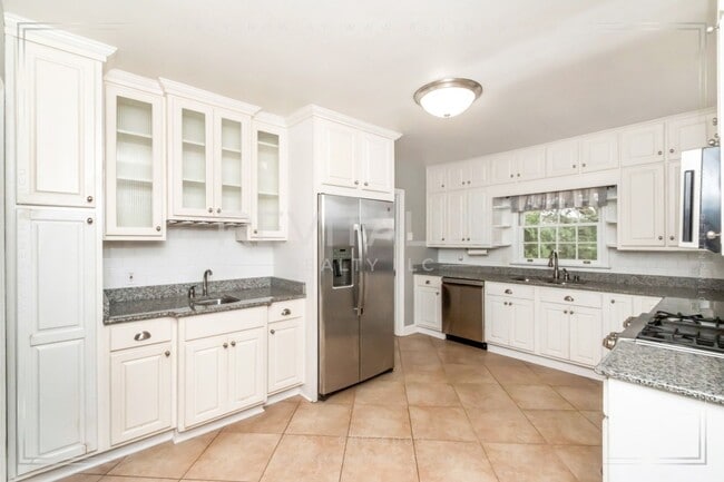 Building Photo - Charming Brick Ranch with Modern Comforts in Mobile!