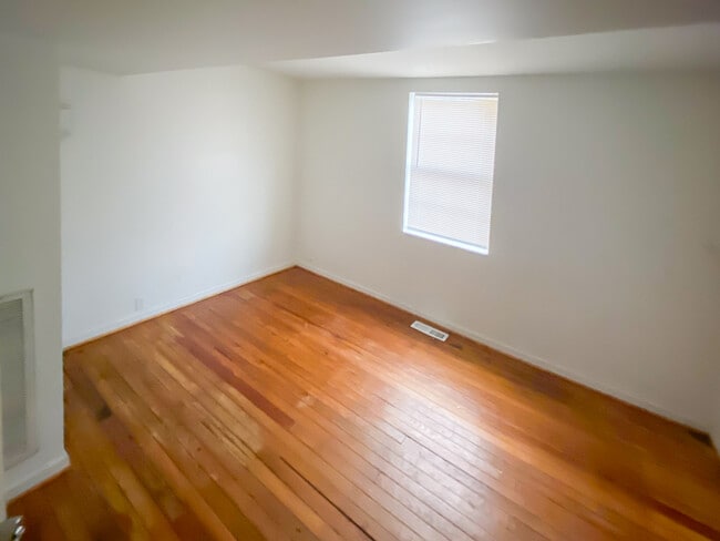 Building Photo - 1044 Farmer St