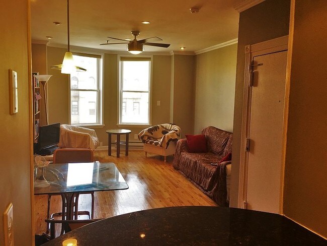 Building Photo - 1210 Washington St