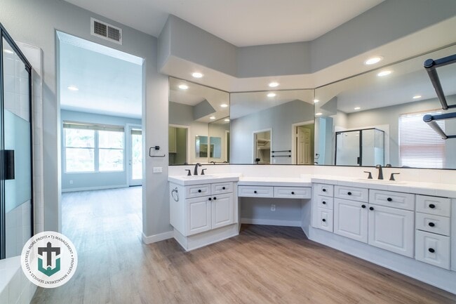 Building Photo - 15804 Caminito Cantaras