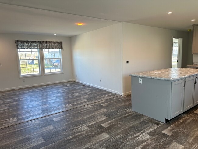 Building Photo - 311 E 36th Pl