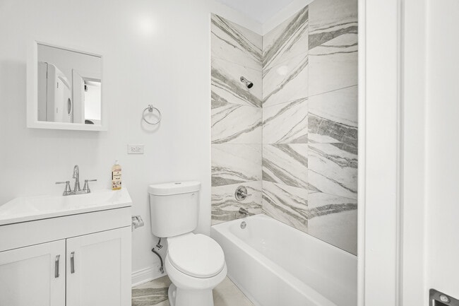 Building Photo - 1225 N Milwaukee Ave