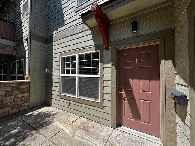 Building Photo - 5220 Boardwalk Dr