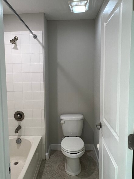 Building Photo - 923 Terra Vista St