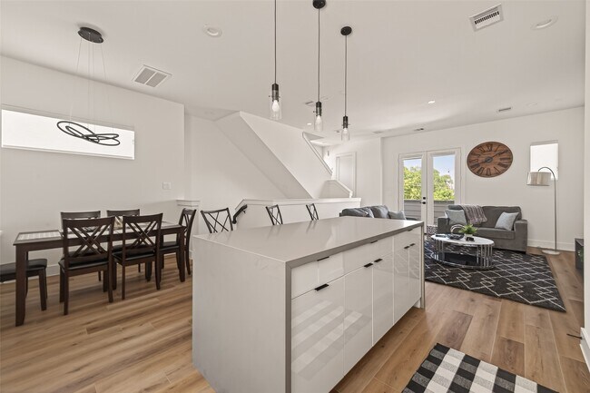 Building Photo - 3402 Luca St