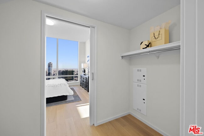 Building Photo - 877 Francisco St