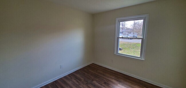 Building Photo - 1126 Easton Rd