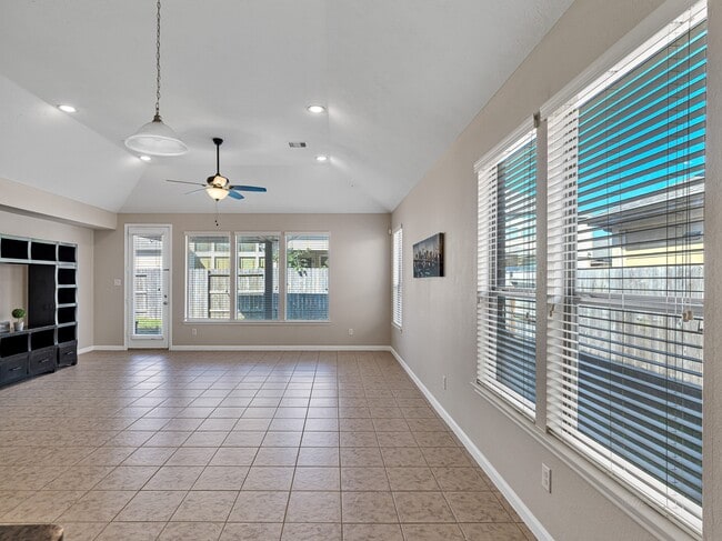 Building Photo - 11103 Avery Oaks Ln