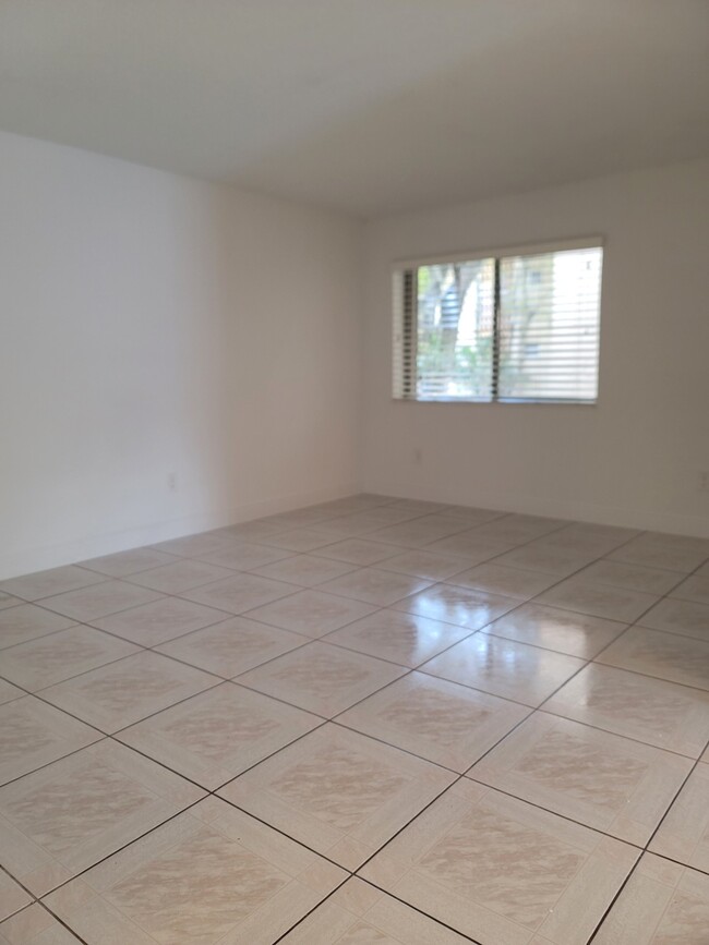 Building Photo - 8401 SW 107th Ave