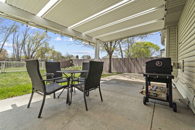 Building Photo - 9297 W Calico St