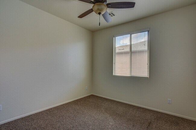 Building Photo - 3 Bedroom + a Den For Rent In Pronghorn Ra...
