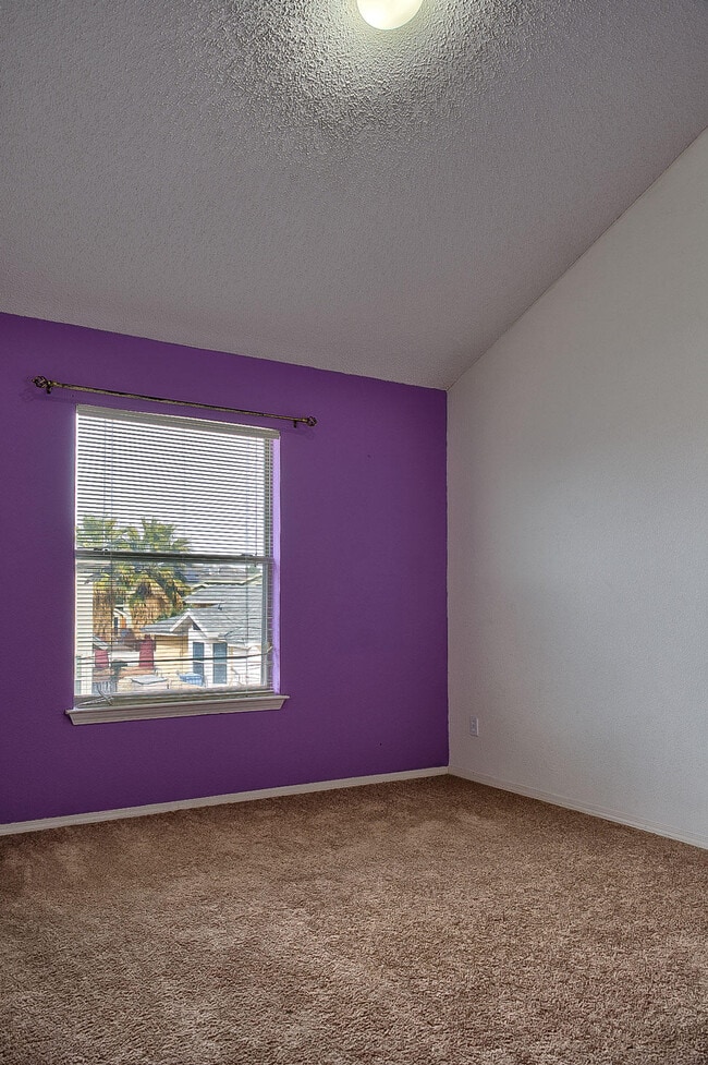 Building Photo - 401 Santorini Ct