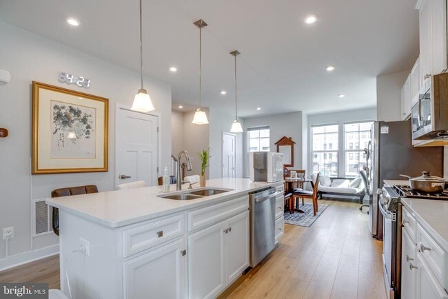 Building Photo - 4468 Sulford Ter