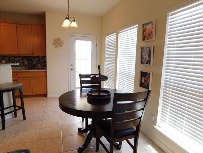 Building Photo - 424 Shayla Ln