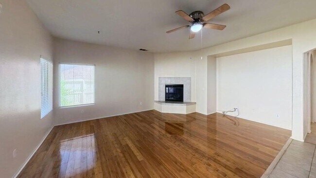 Building Photo - 2226 Willowbrook Ln