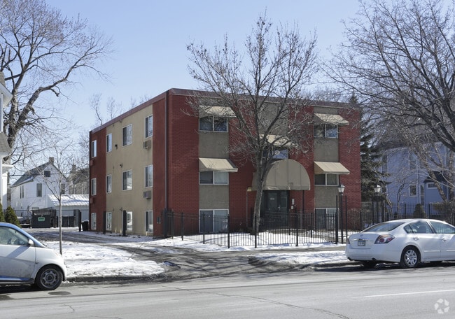 Building Photo - 2217 Portland Ave S