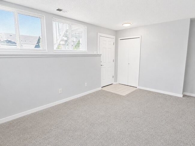 Building Photo - 2-Bed Denver Apartment Near Cherry Creek Trail & Garland Park